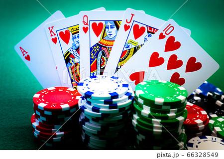 ポーカーロイヤルとは、カードゲームの至高の勝利を指す